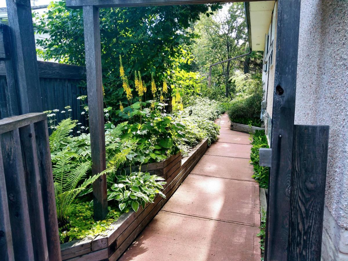U Of A Homestay, Trails & Whyte Ave إيدمونتون المظهر الخارجي الصورة